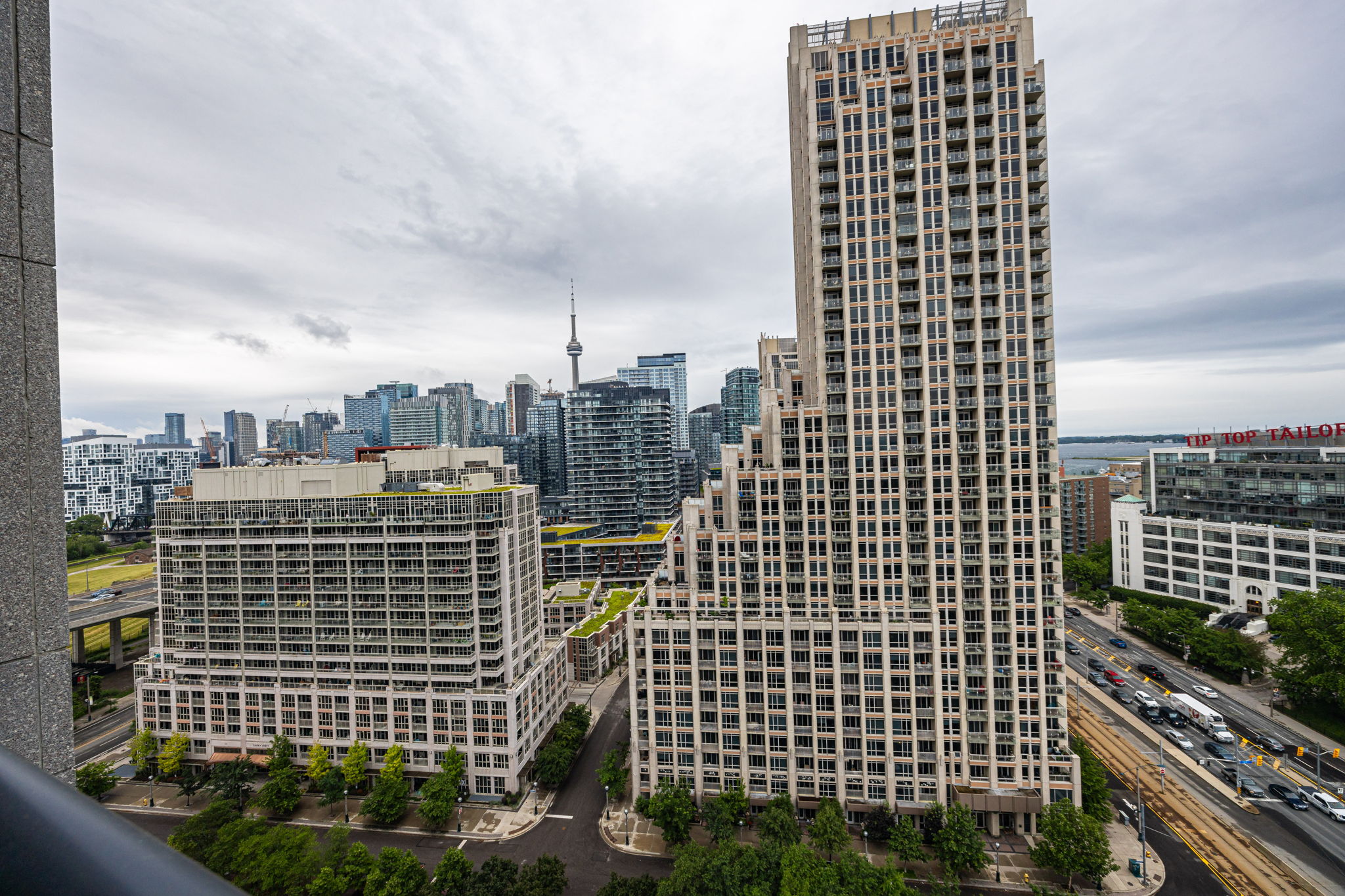 Toronto property showcase — delivered property photograph 32