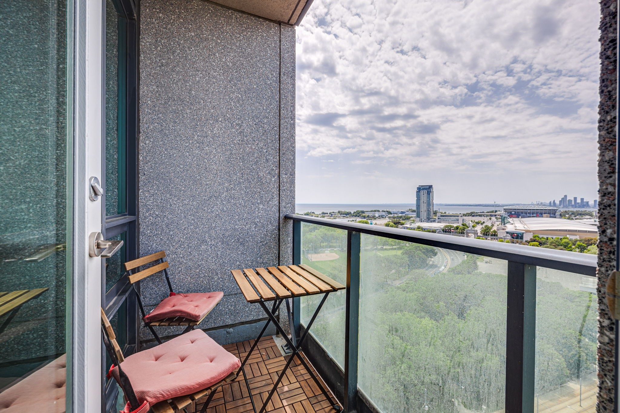 Toronto property showcase — delivered property photograph 26