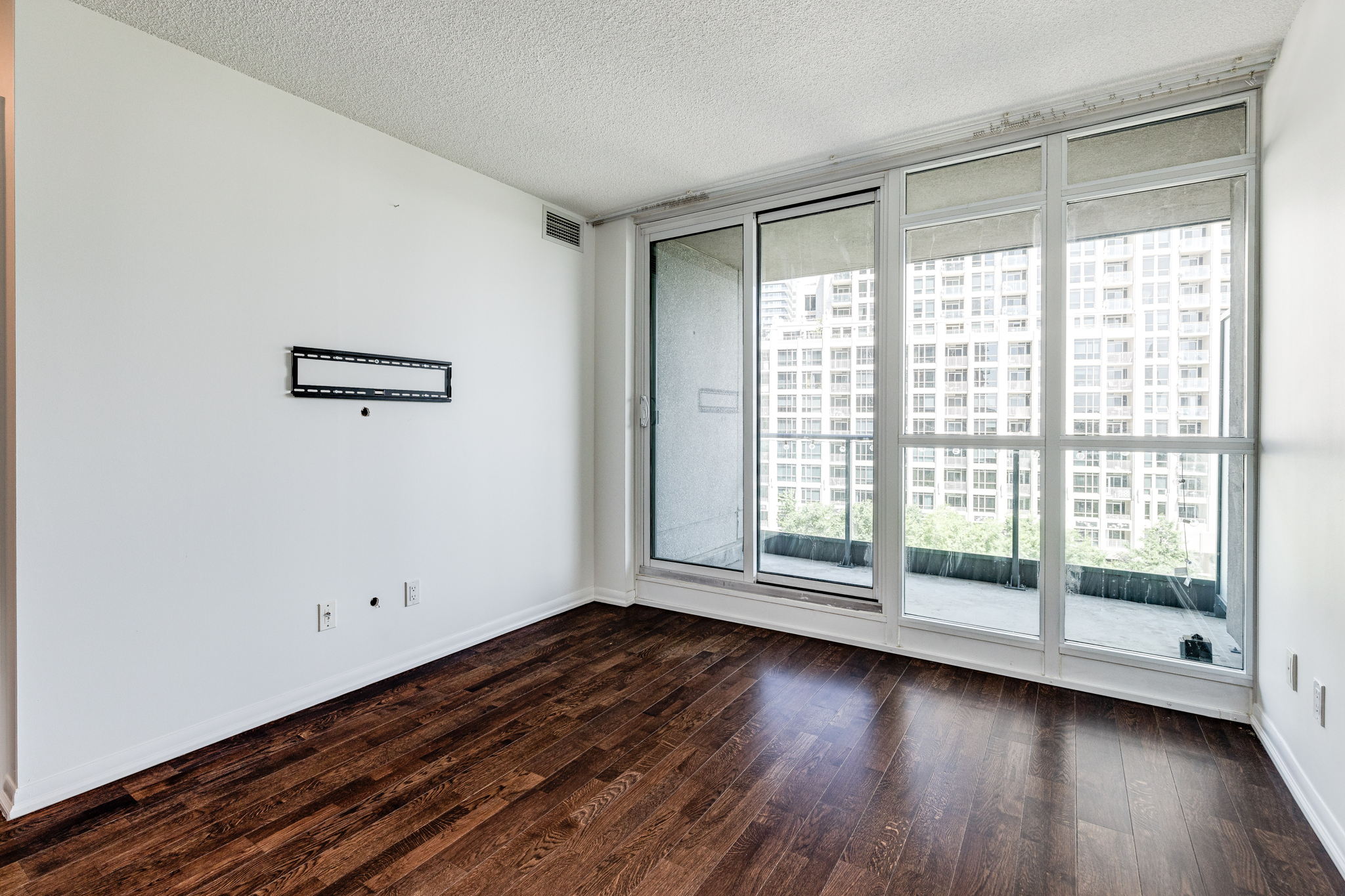 Toronto property showcase — delivered property photograph 10