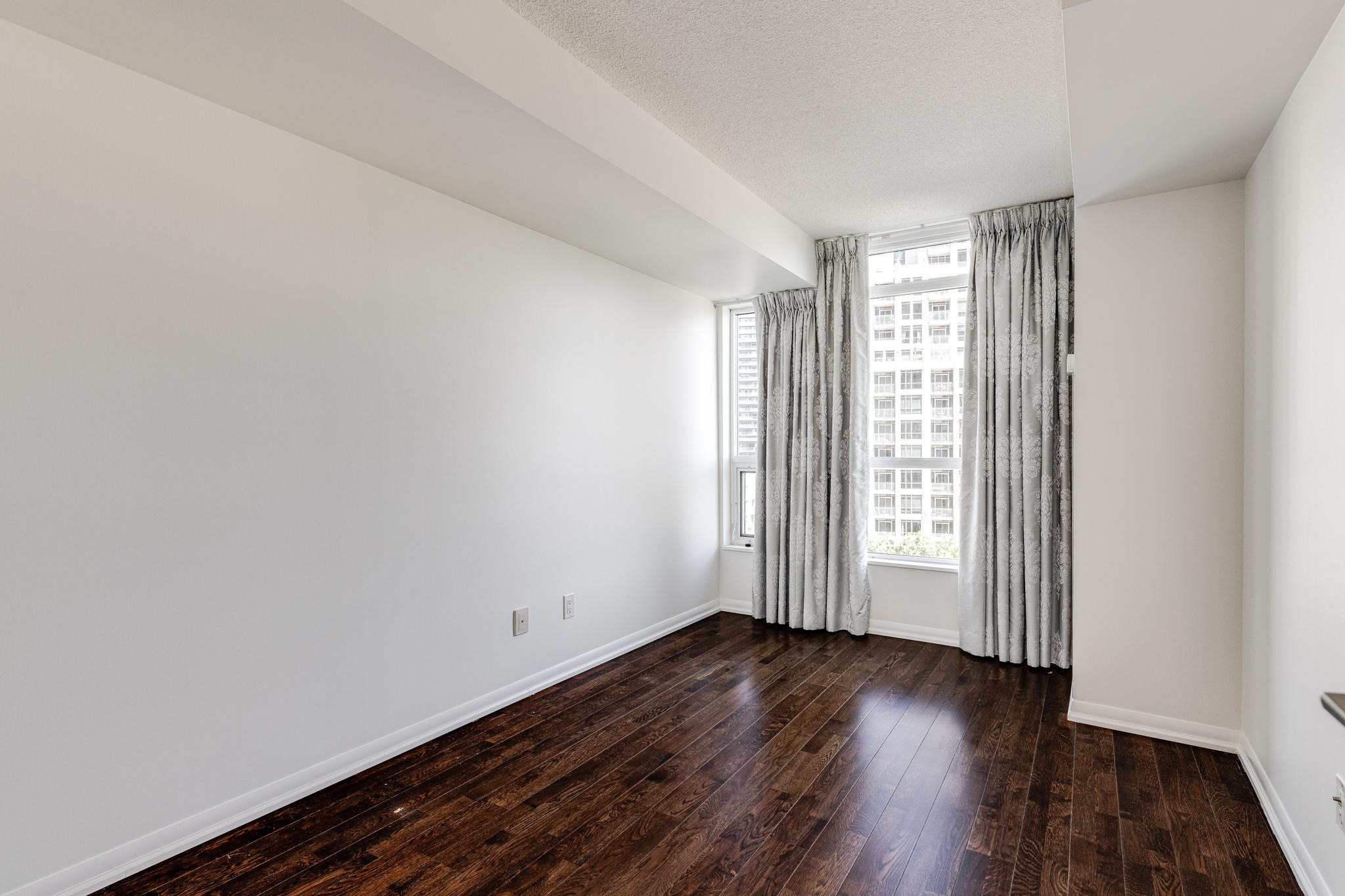 Toronto property showcase — delivered property photograph 12