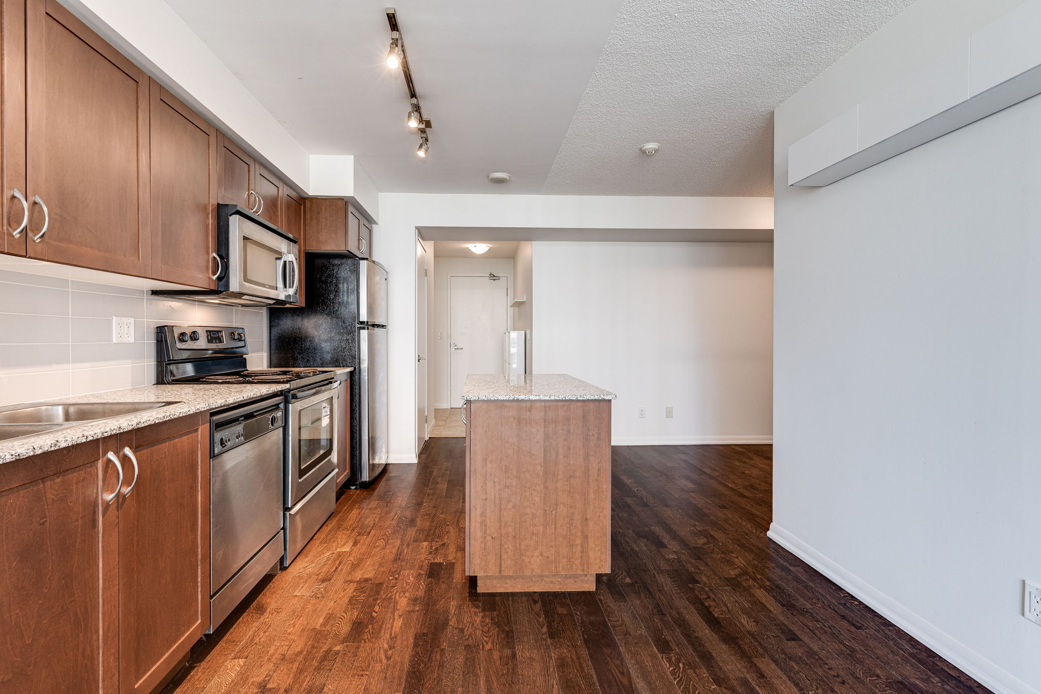 Toronto property showcase — delivered property photograph 8