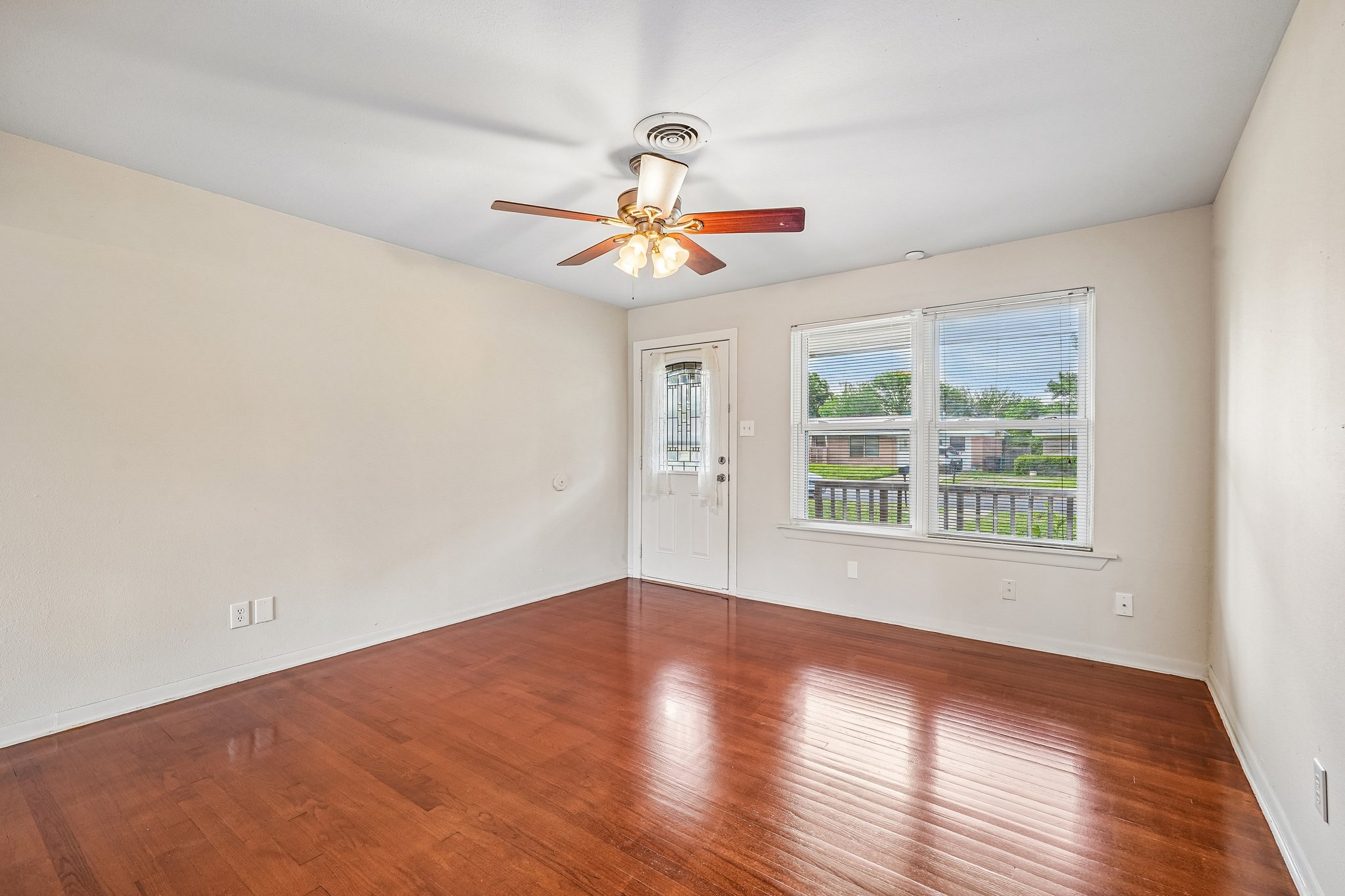 Hialeah Ave-S1605-005.jpg