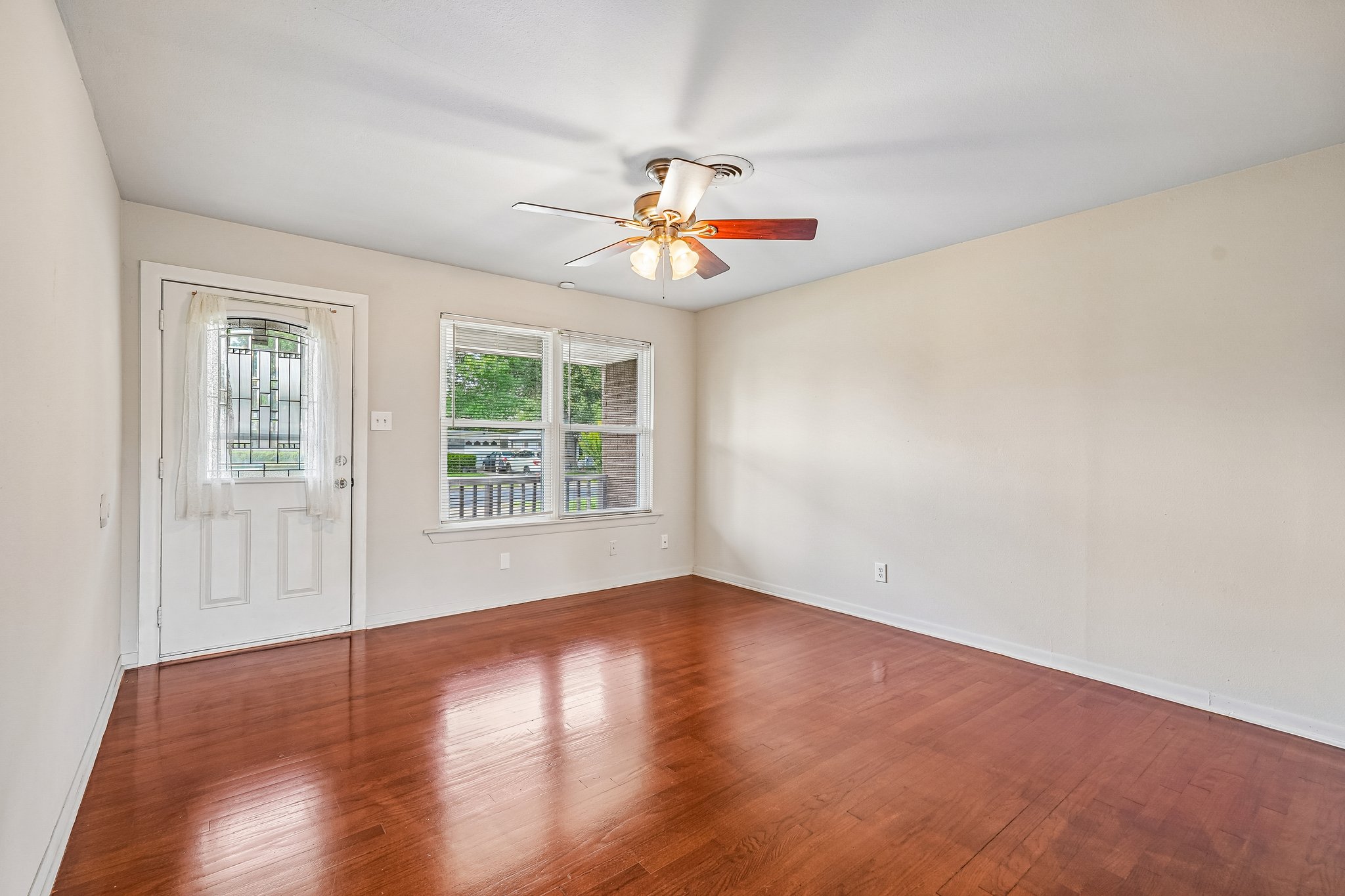 Hialeah Ave-S1605-008.jpg