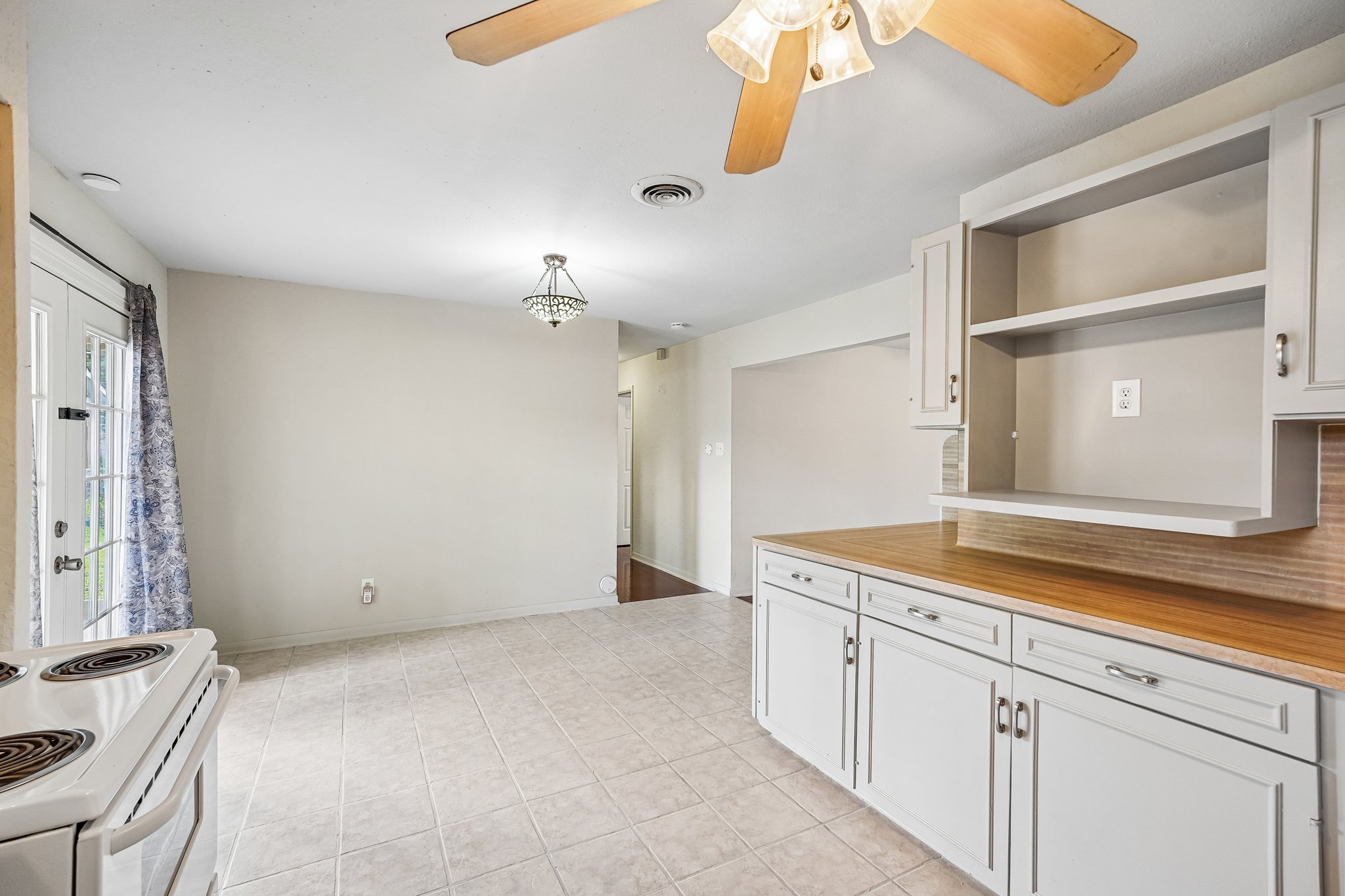 Hialeah Ave-S1605-013.jpg