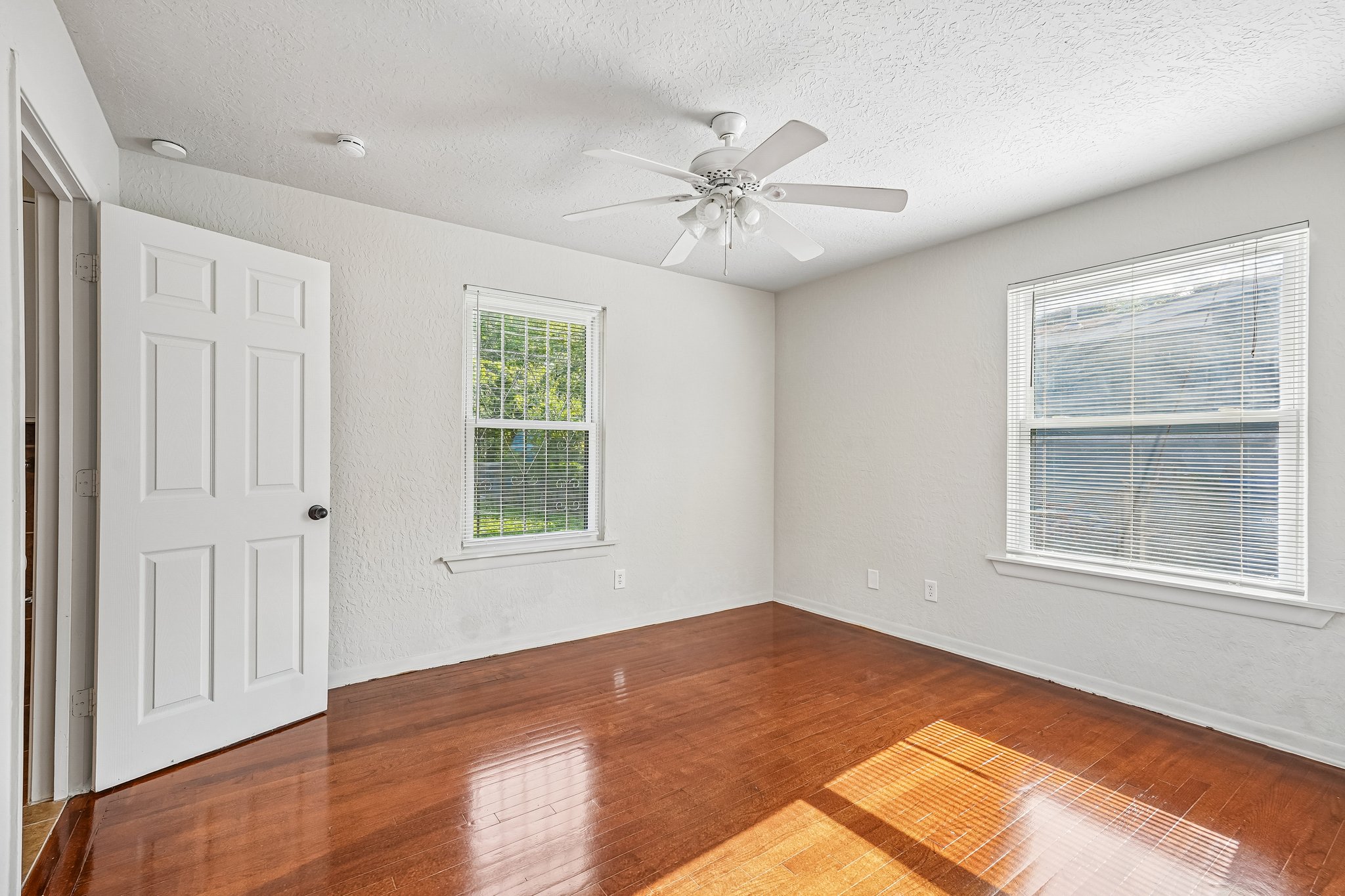 Hialeah Ave-S1605-023.jpg