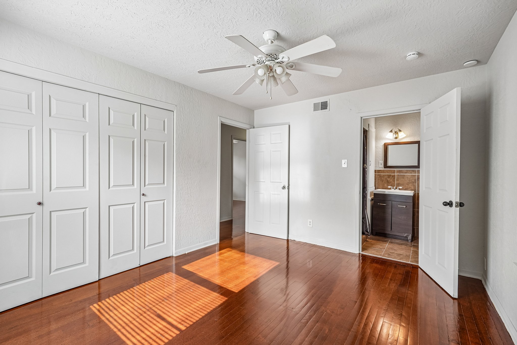 Hialeah Ave-S1605-024.jpg