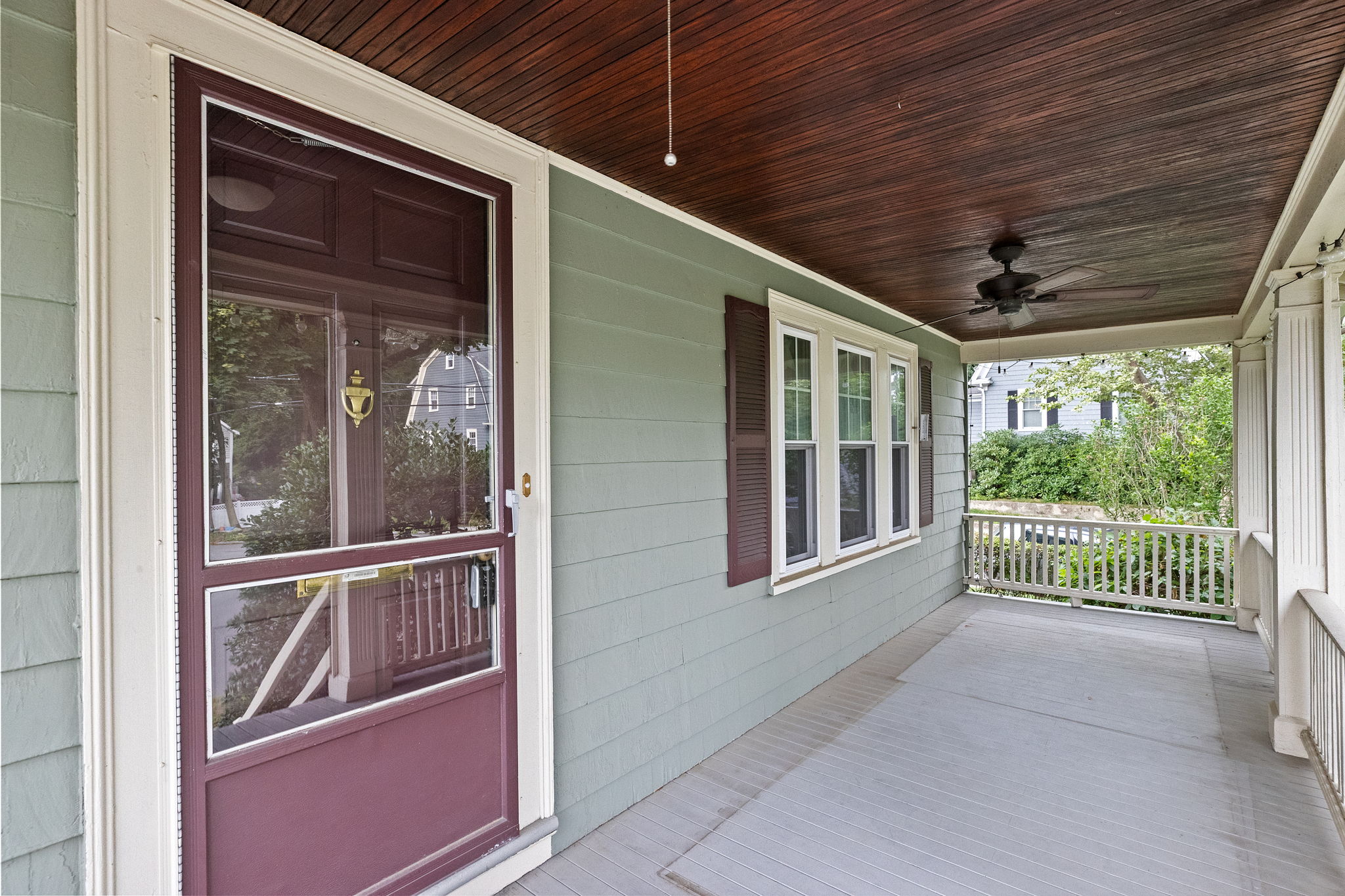 Front Porch/Entrance