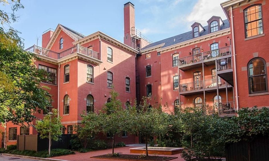 215 I St NE 311, Washington, DC 20002 Upward Studio