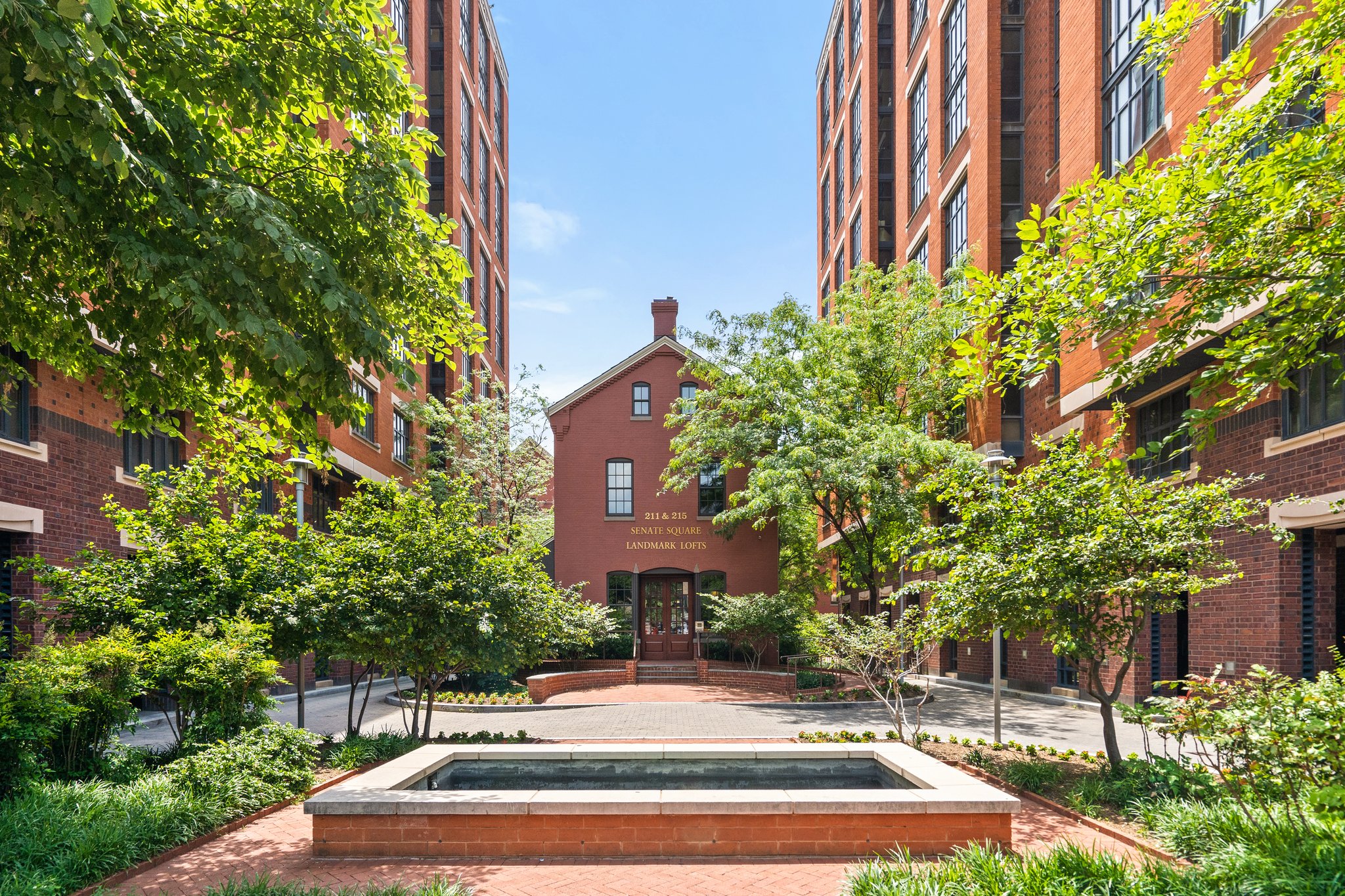 215 I St NE 311, Washington, DC 20002 Upward Studio