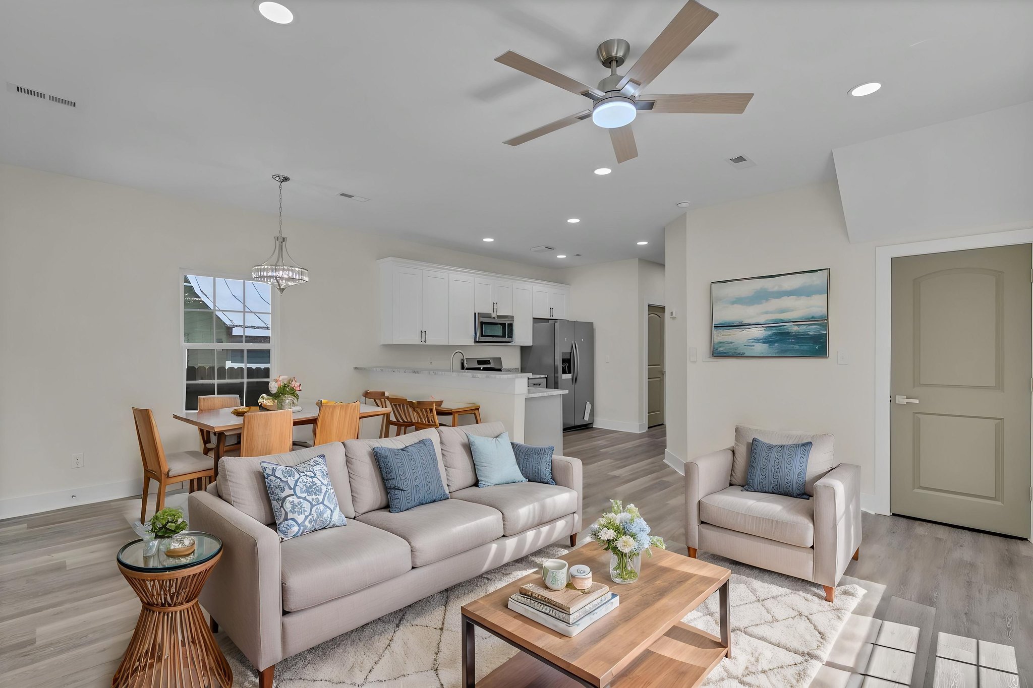 DSC_5375 virtually staged.jpeg