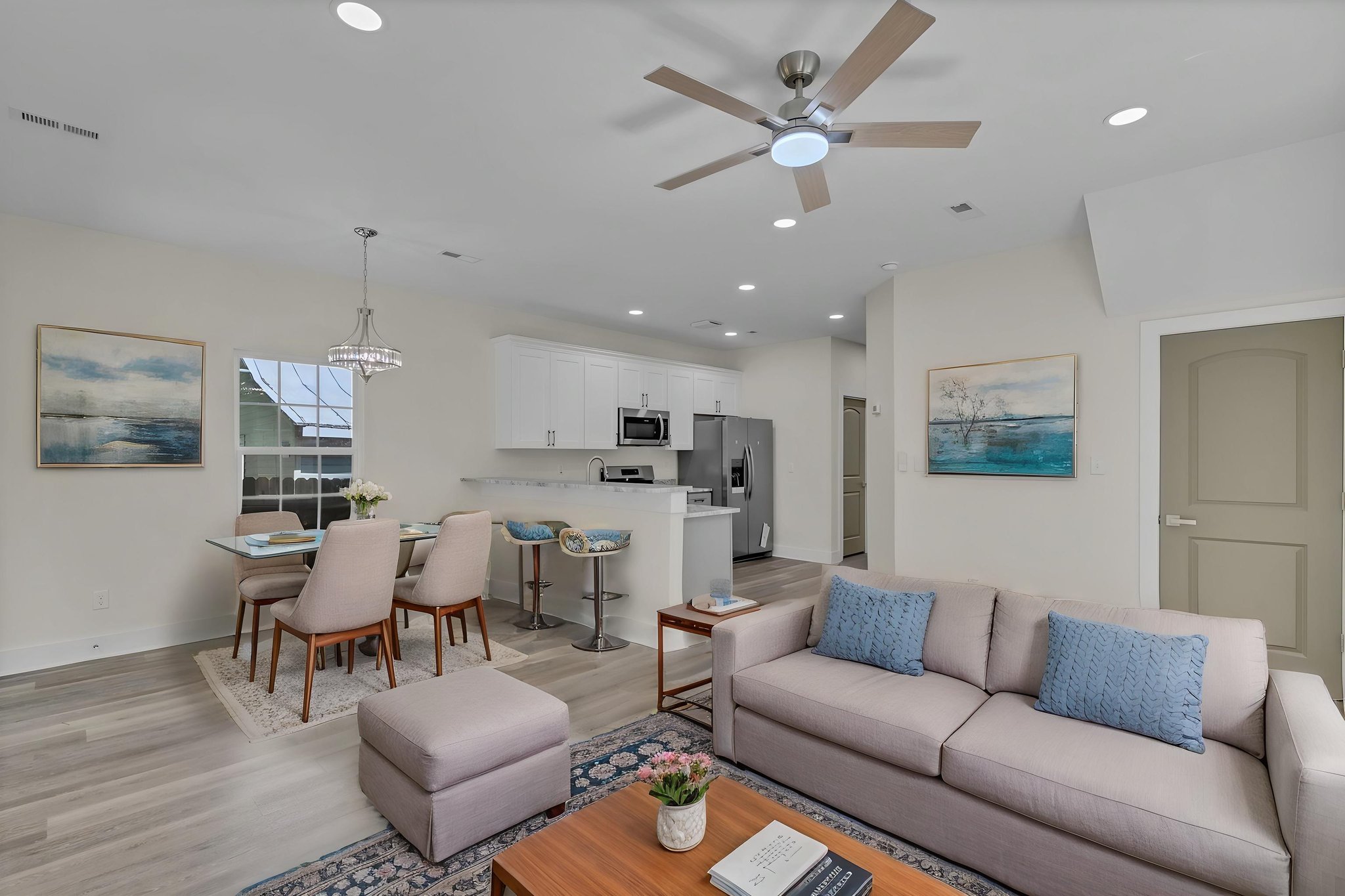 DSC_5375 virtually staged.jpeg