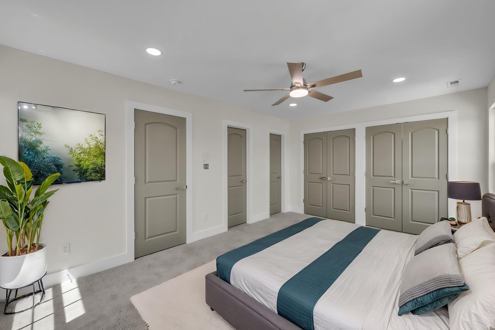 DSC_5400 virtually staged.jpeg