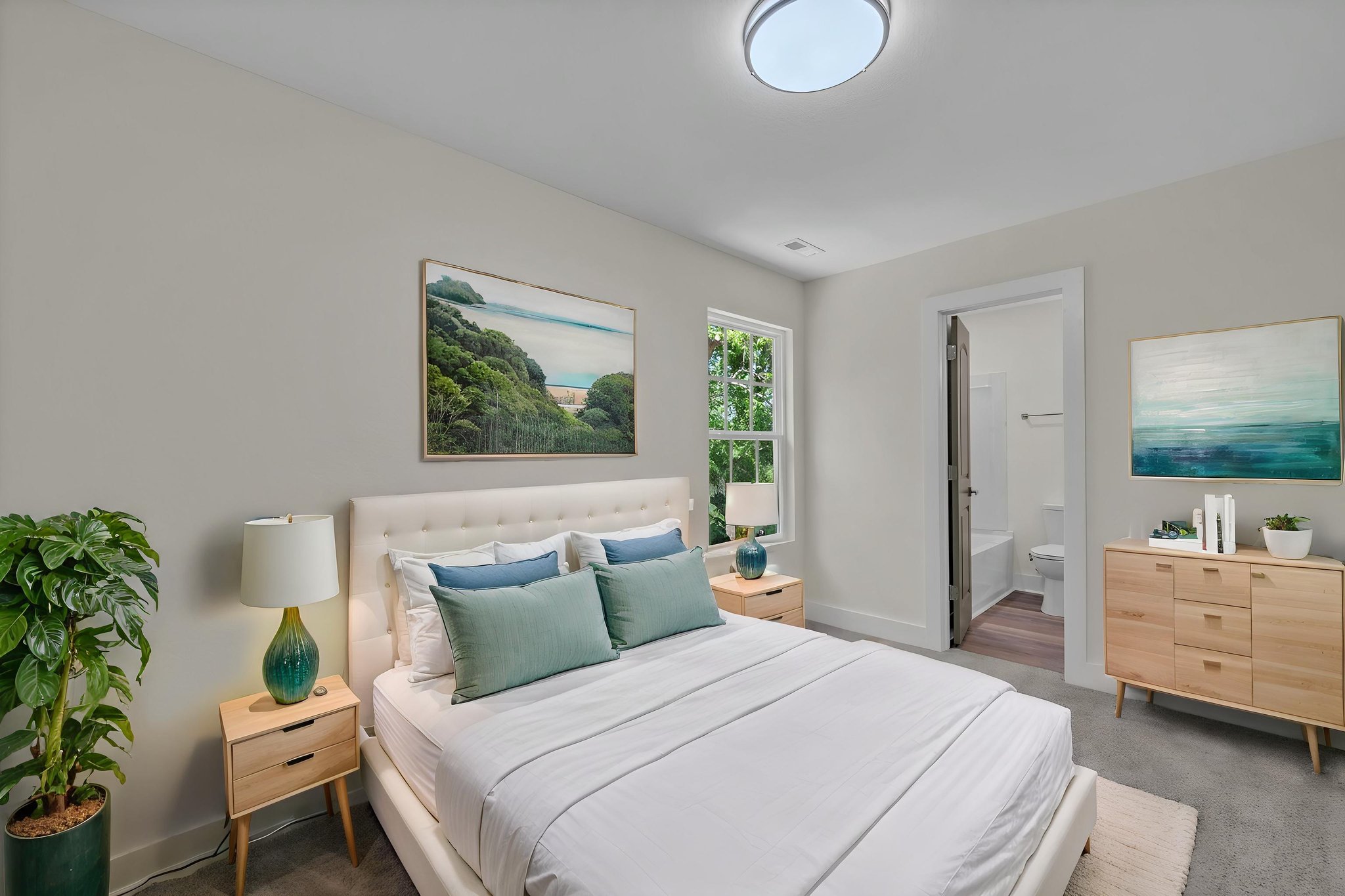 DSC_5433 virtually staged.jpeg