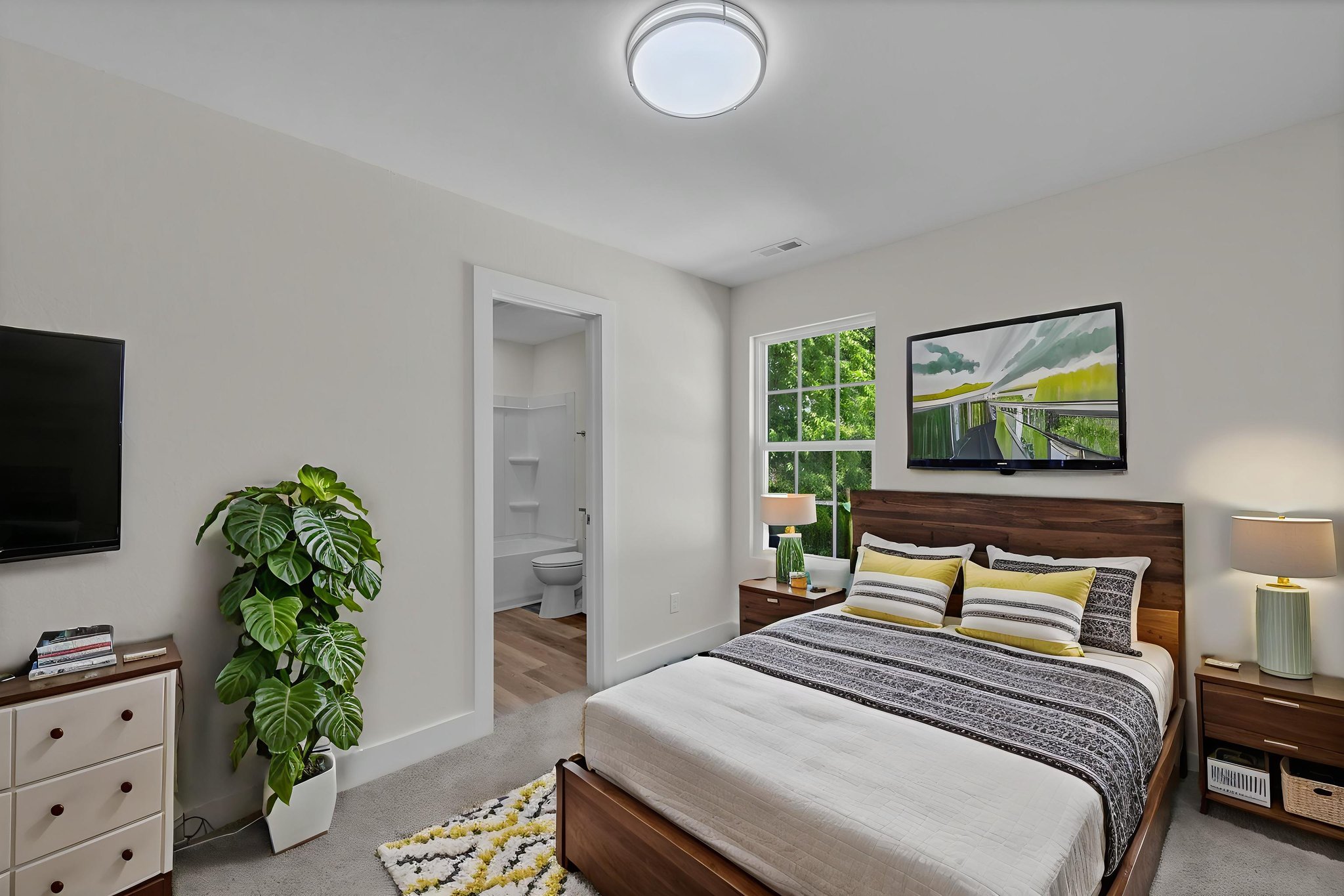 DSC_5462 virtually staged.jpeg