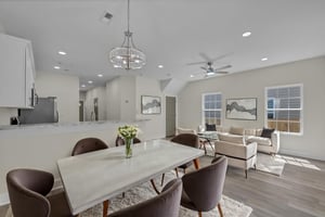 DSC_5380 virtually staged.jpeg