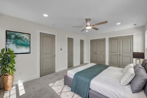 DSC_5400 virtually staged.jpeg