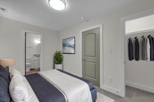 DSC_5427 virtually staged.jpeg