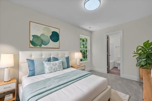 DSC_5433 virtually staged.jpeg