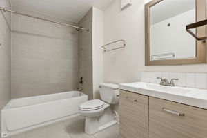 215 N Aberdeen St 607B_CHP2025_003