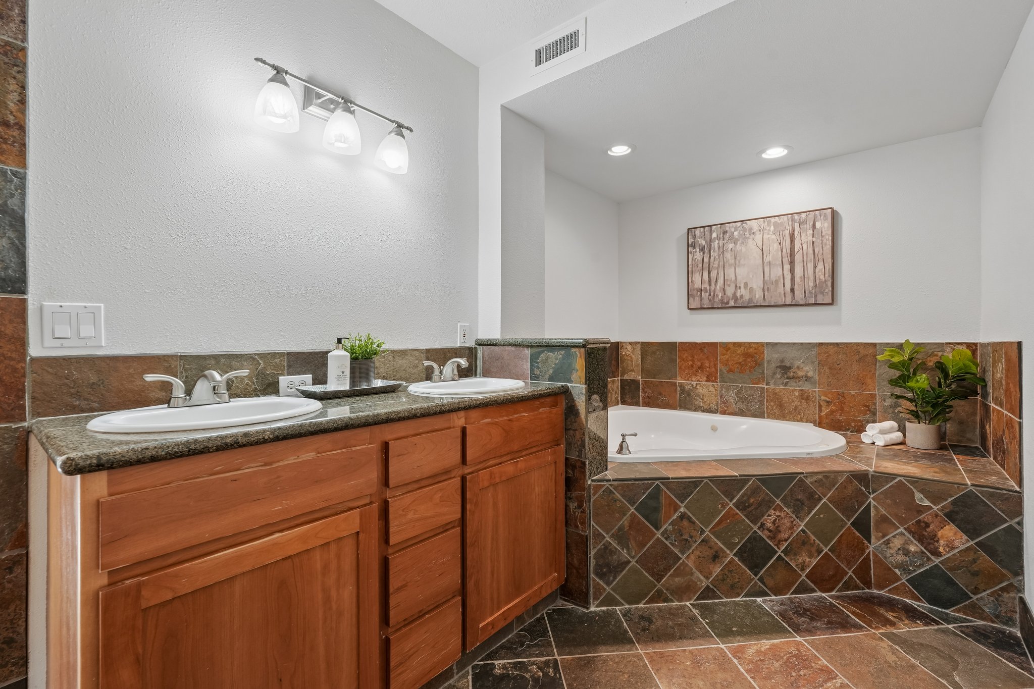 NE 386th St-S1205-039.jpg