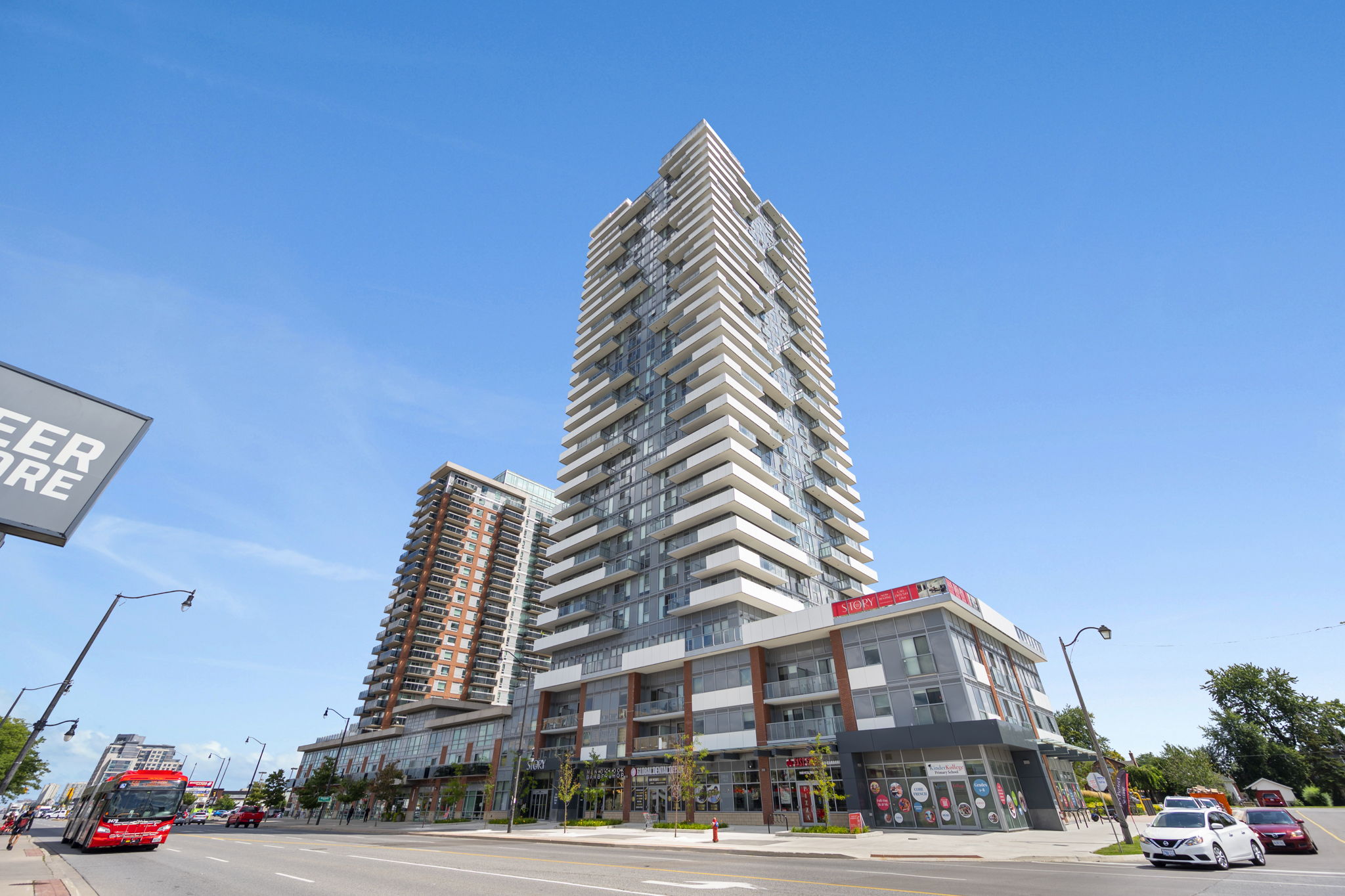215 Queen St E Brampton, ON L6W 0A9