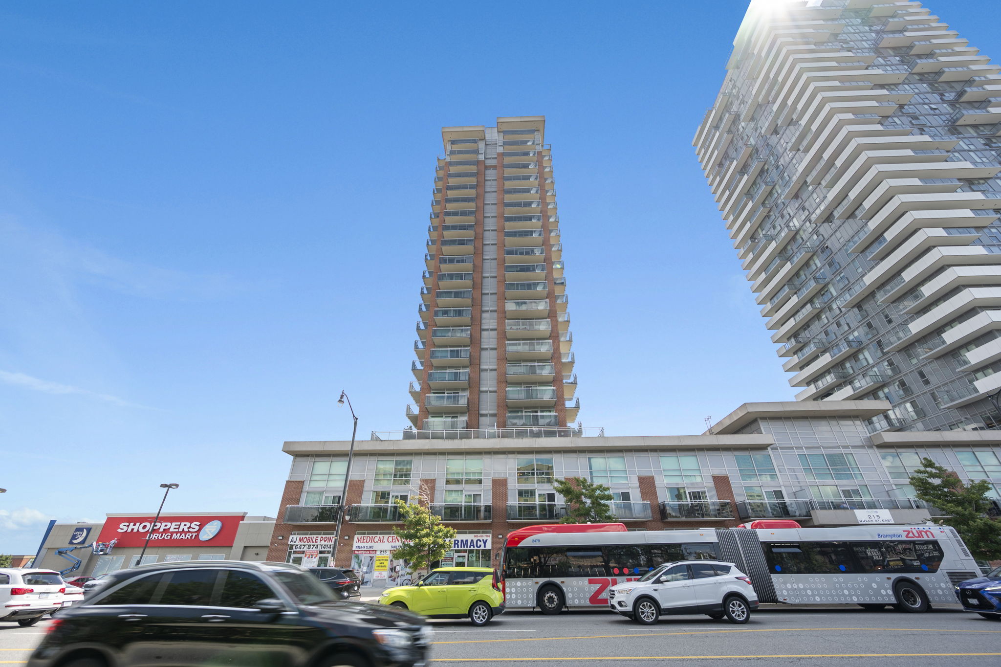 215 Queen St E Brampton, ON L6W 0A9