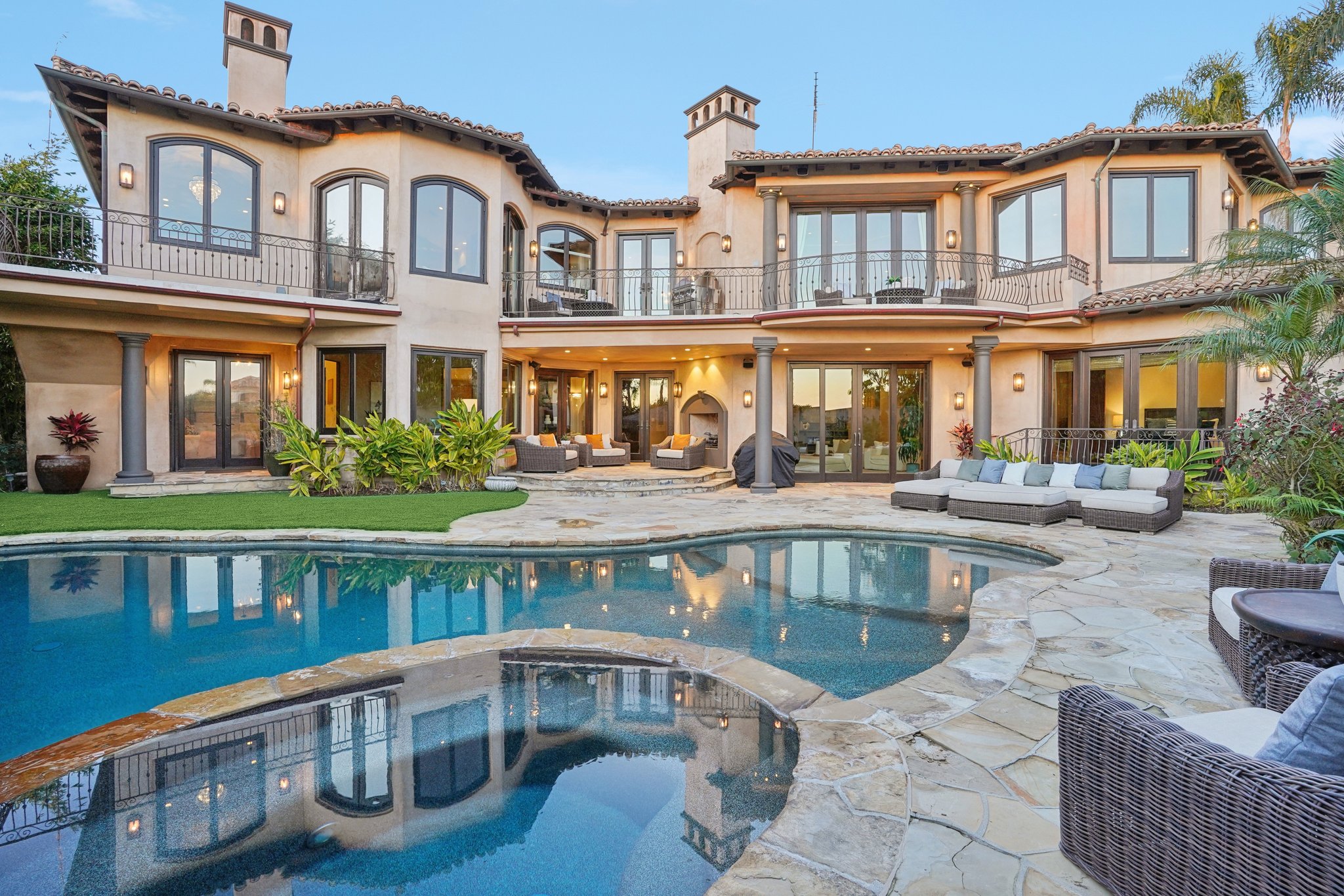 A-S Poinsettia Ave-S2102-009.jpg