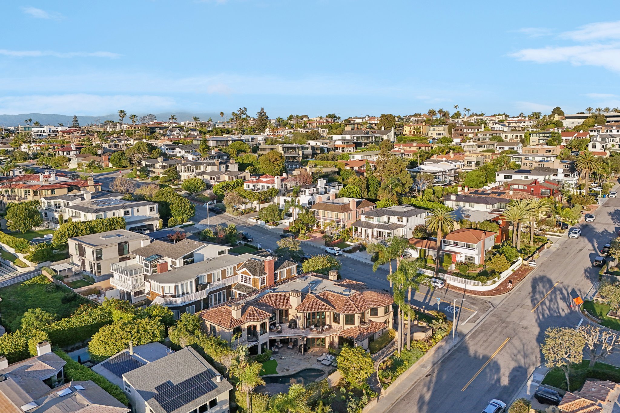 A-S Poinsettia Ave-S2102-011.jpg