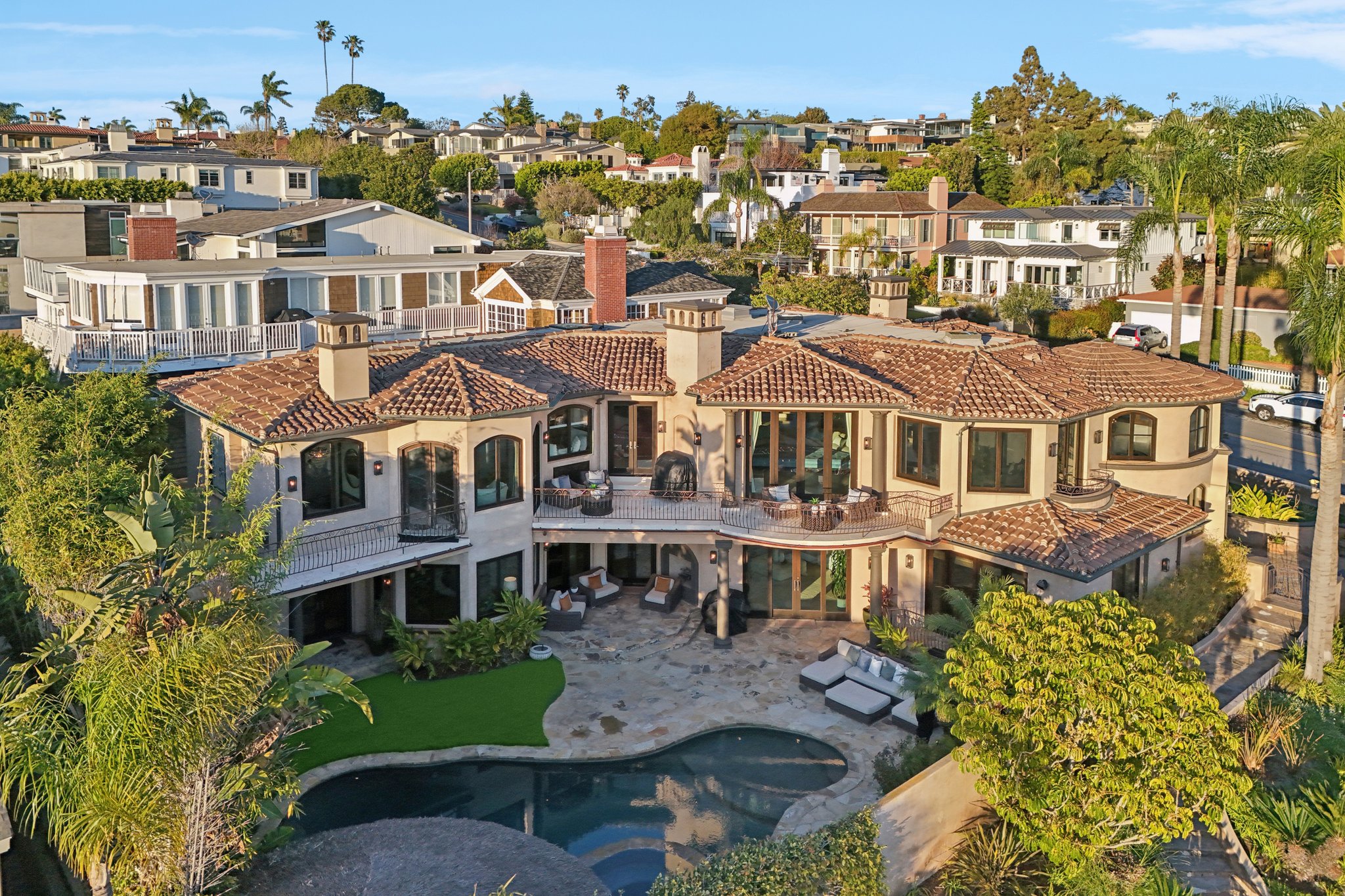 A-S Poinsettia Ave-S2102-017.jpg