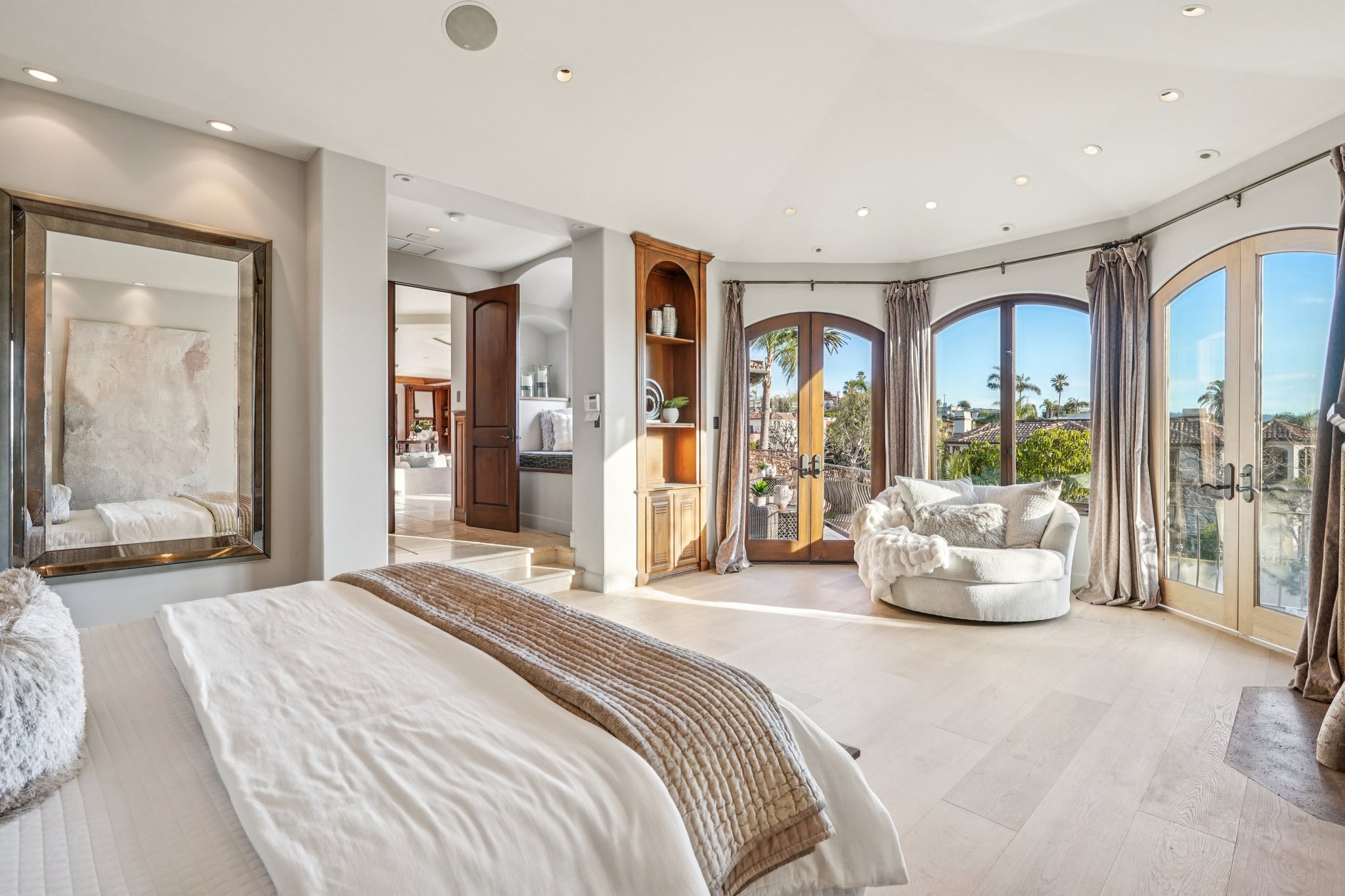 S Poinsettia Ave-S2402-004.jpg