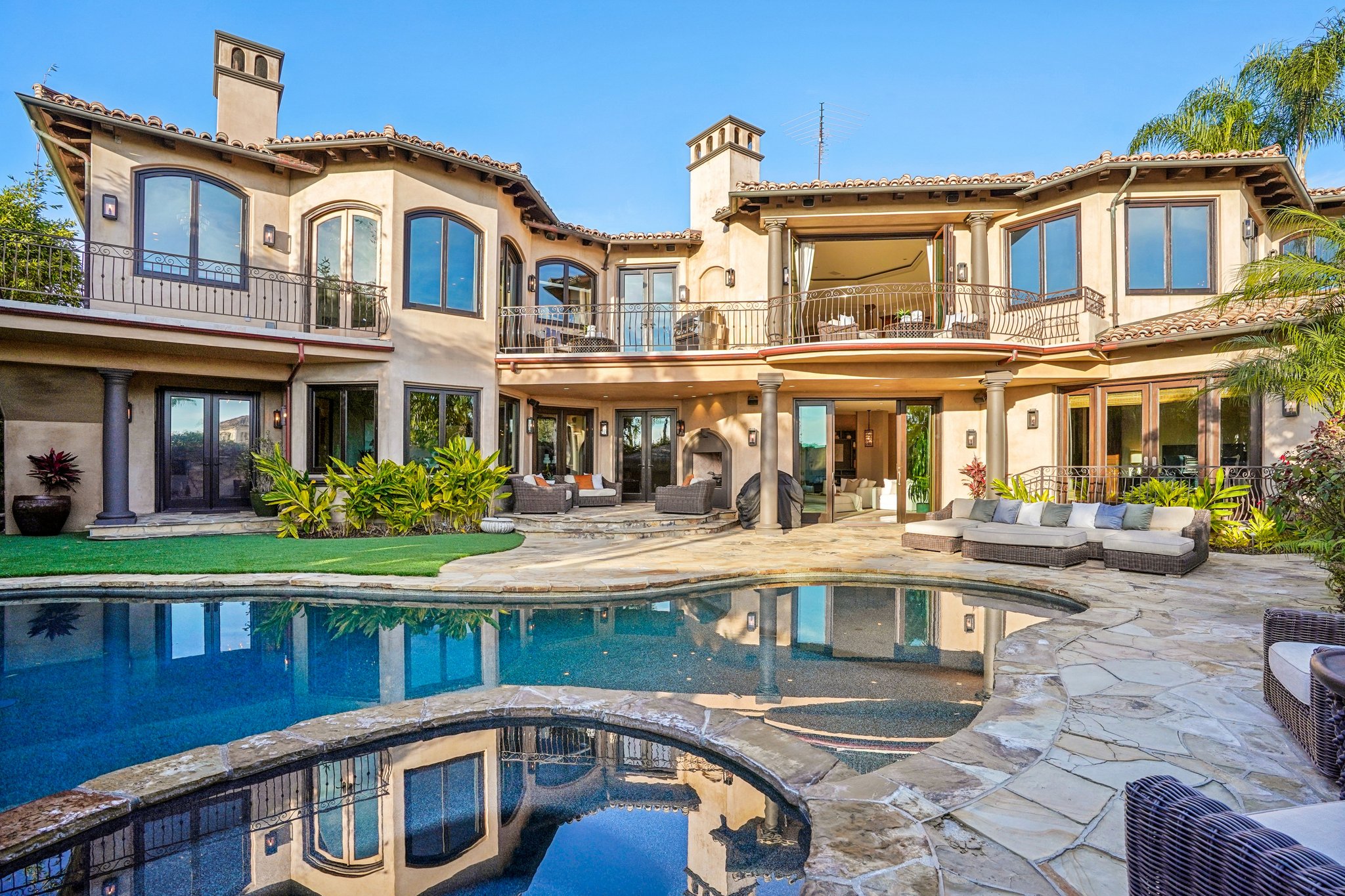 S Poinsettia Ave-S2402-020.jpg