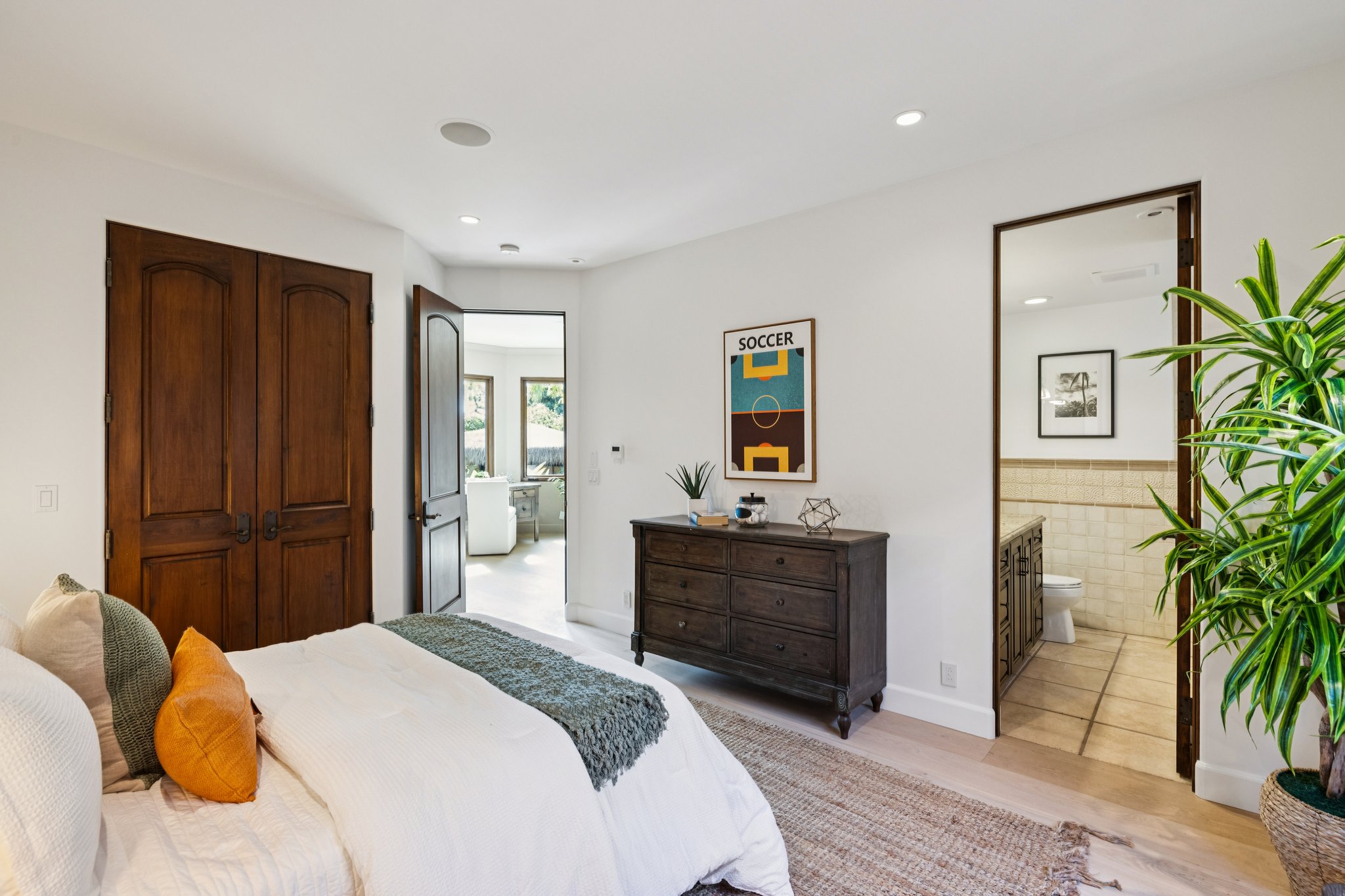 S Poinsettia Ave-S2402-049.jpg