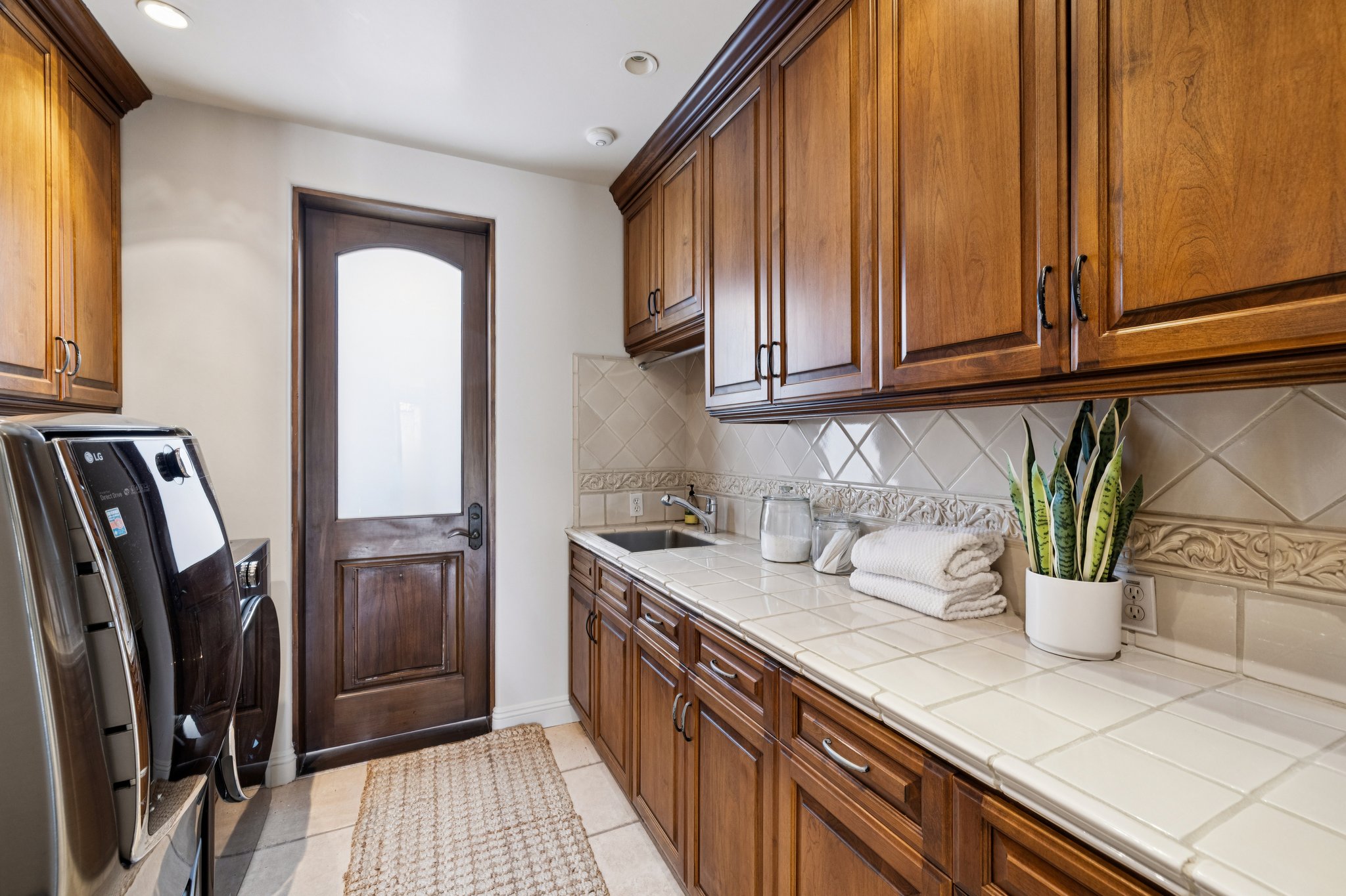 S Poinsettia Ave-S2402-067.jpg