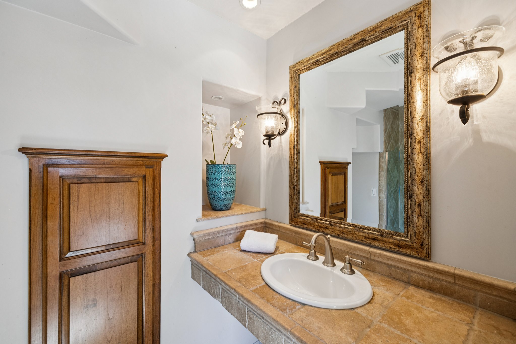 S Poinsettia Ave-S2402-077.jpg