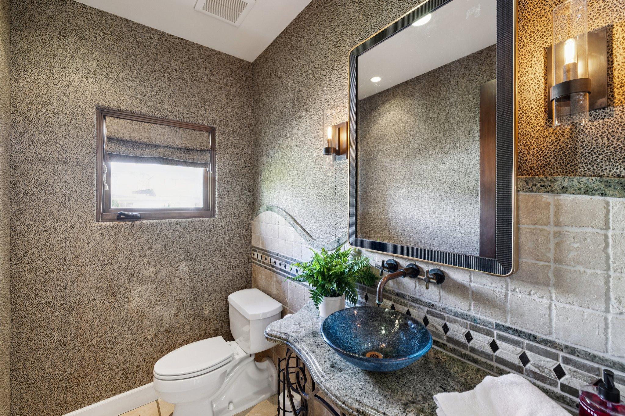 S Poinsettia Ave-S2402-080.jpg