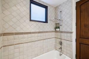 S Poinsettia Ave-S2402-056.jpg