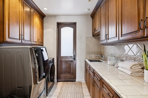 S Poinsettia Ave-S2402-066.jpg