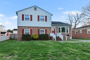 Turnkey beauty and ready to welcome you home!