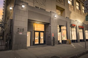 W 7th St 702  - VT-001