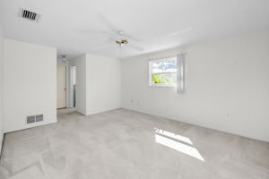 Primary Bedroom1b