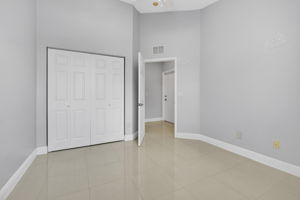  Photo 39