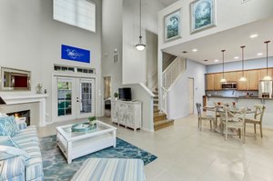 Living Room/Dining Area