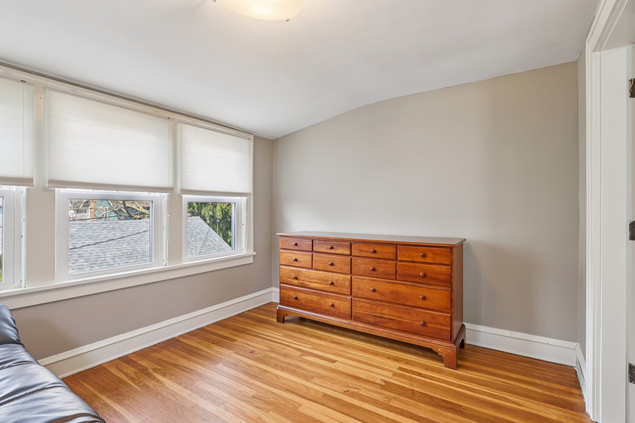 Glenbury Ave-S1604-025.jpg