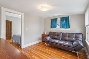 Glenbury Ave-S1604-017.jpg