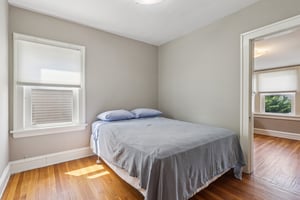 Glenbury Ave-S1604-022.jpg