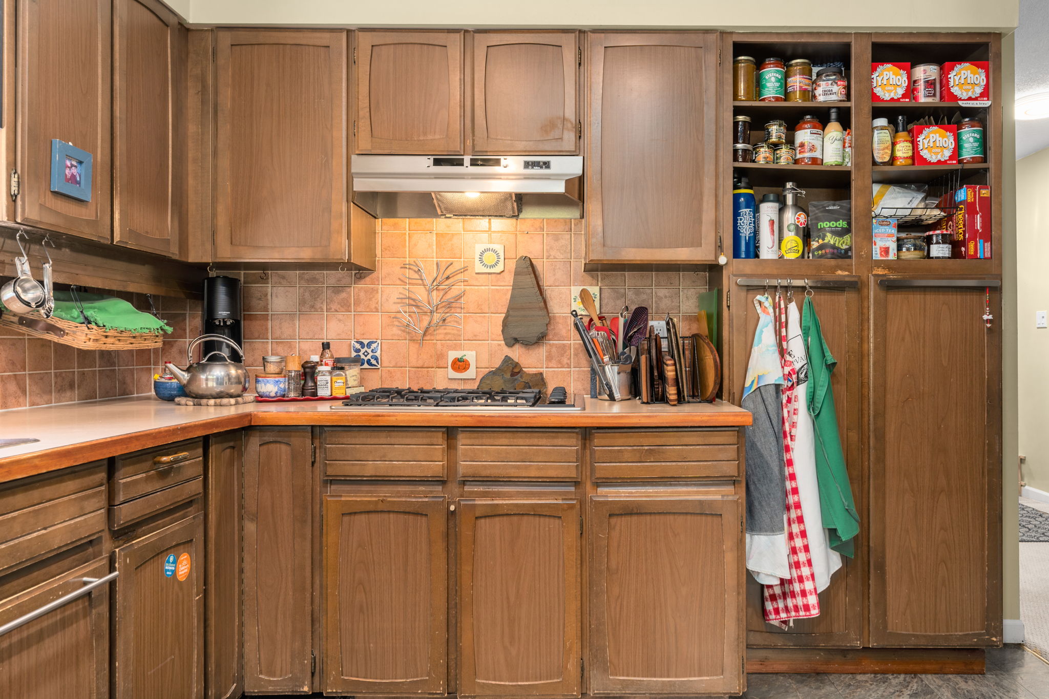  Photo 8