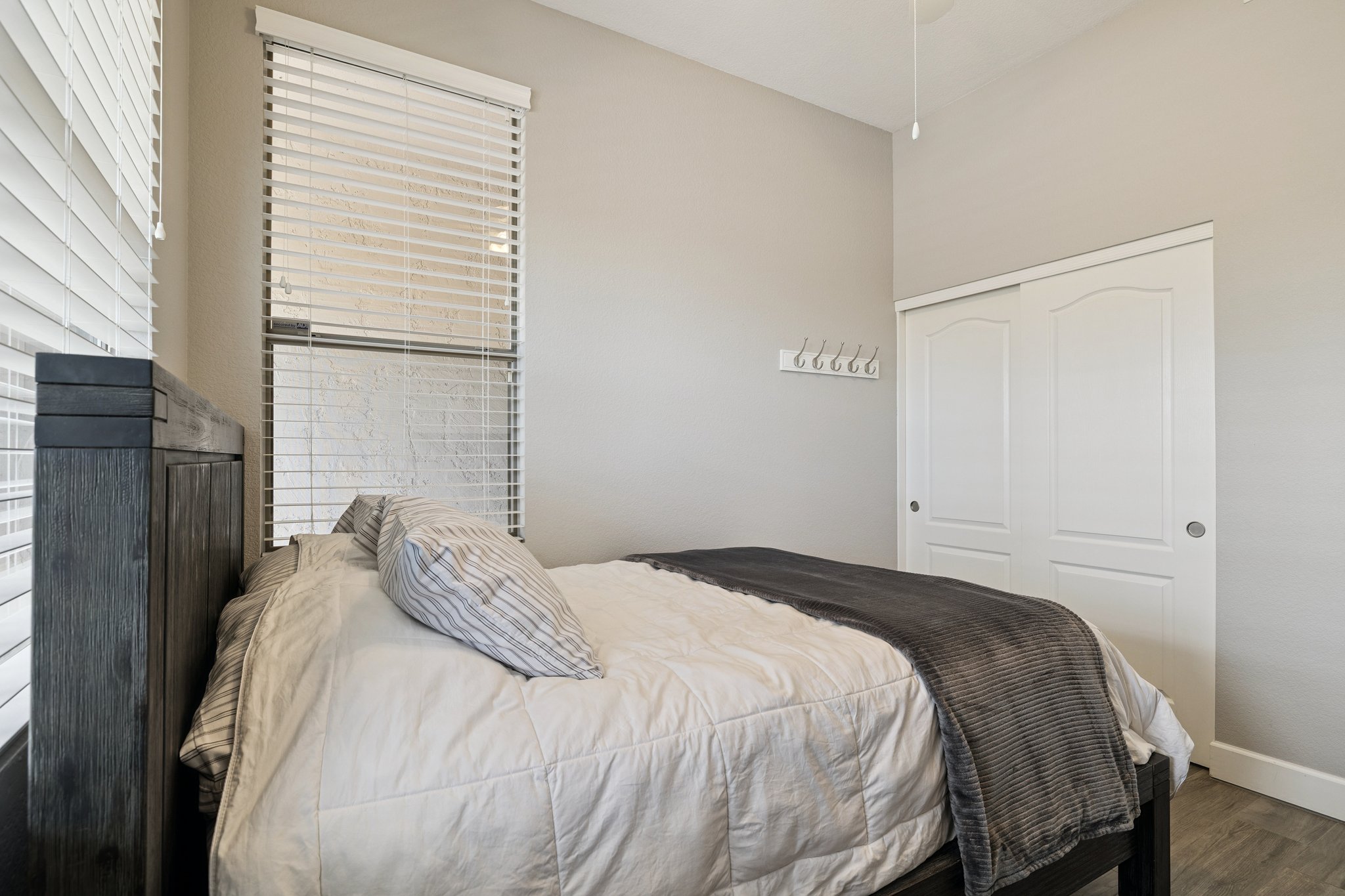 21531 N 72nd Pl - 014.jpg