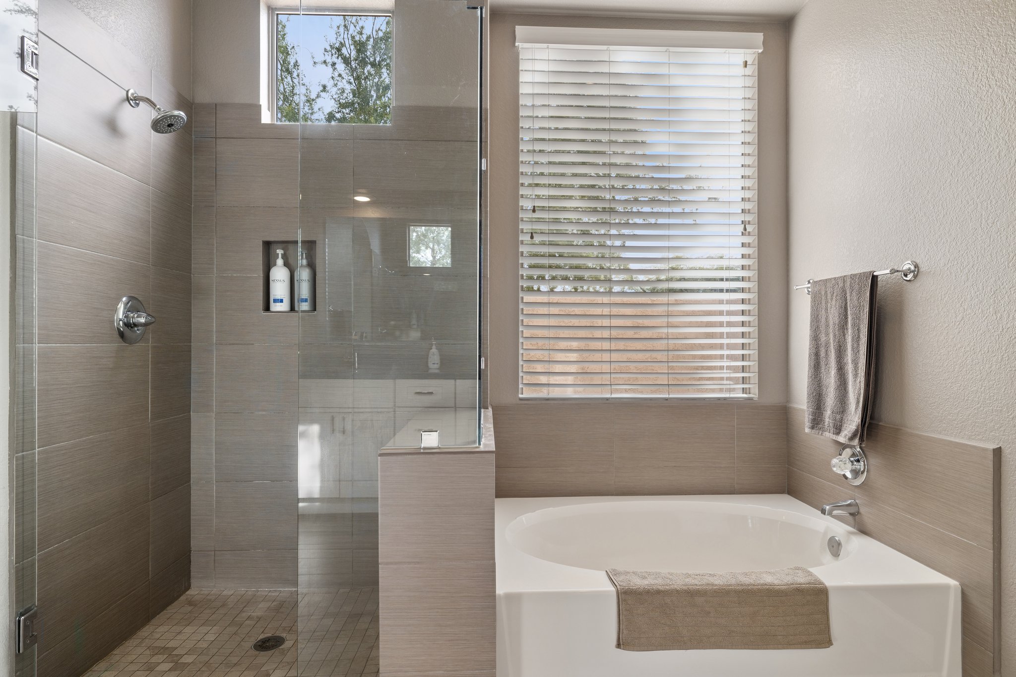 21531 N 72nd Pl - 026.jpg