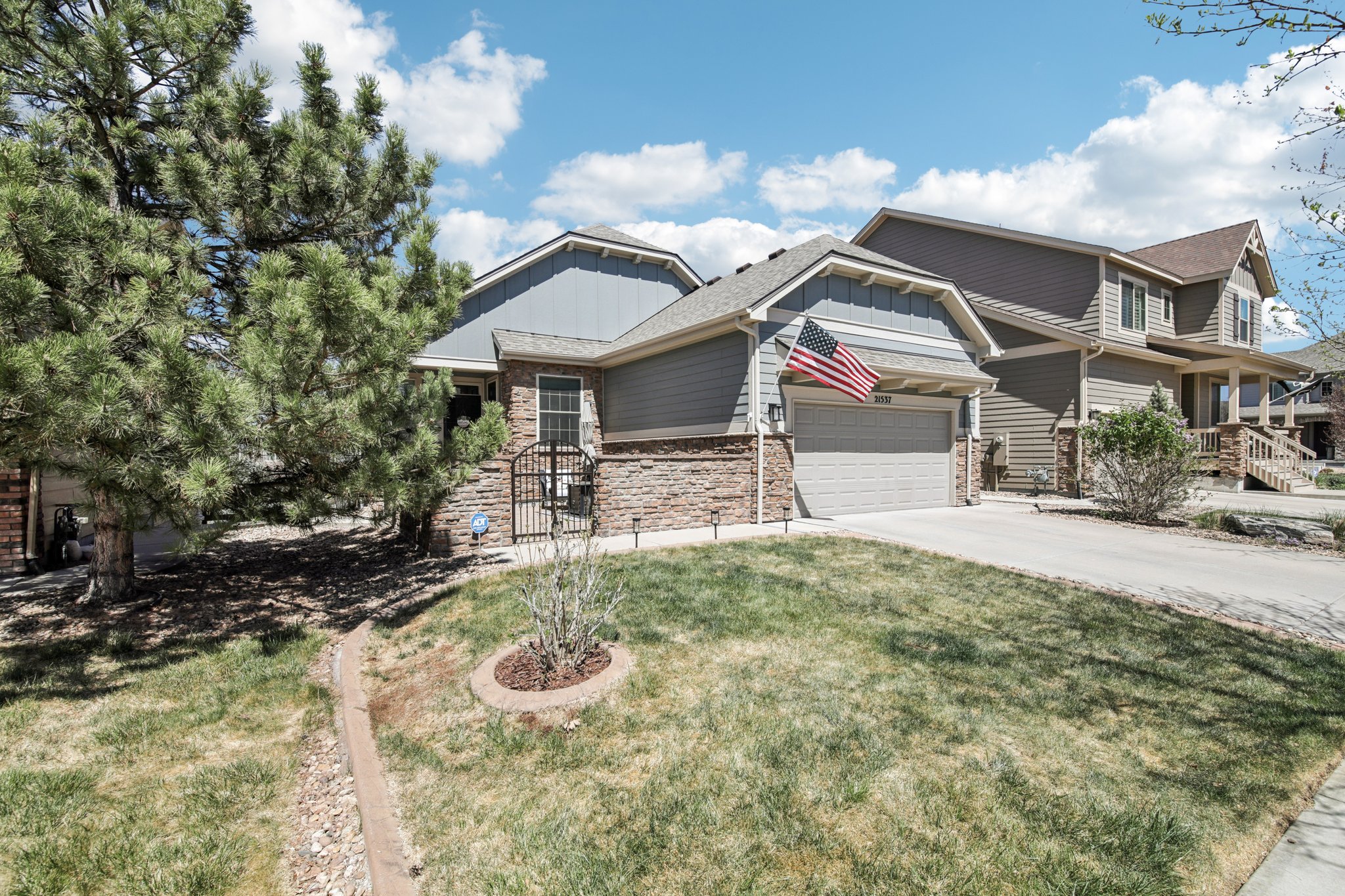 E Stroll Ave-S1604-002.jpg