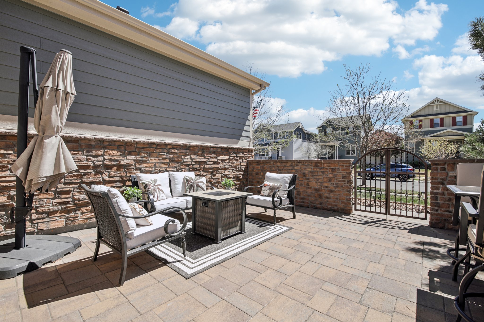 E Stroll Ave-S1604-007.jpg